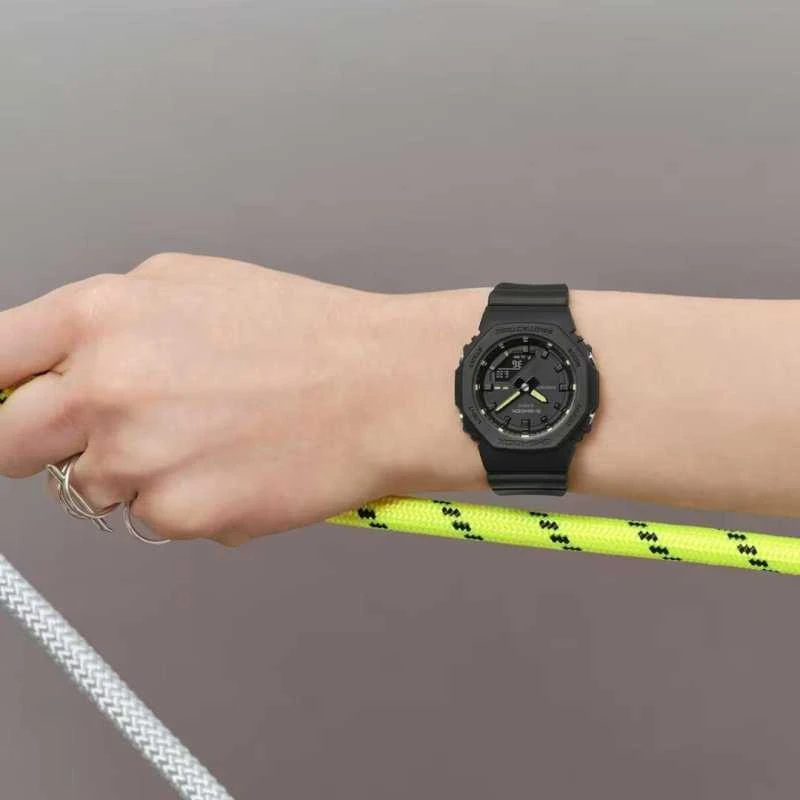 Laikrodis Casio G-shock analoginis-skaitmeninis moteriškas GMA-P2100SA-1A2ER