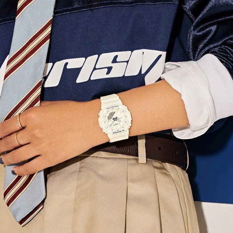 Laikrodis Casio G-shock analoginis-skaitmeninis moteriškas GMA-P2100BA-7AER