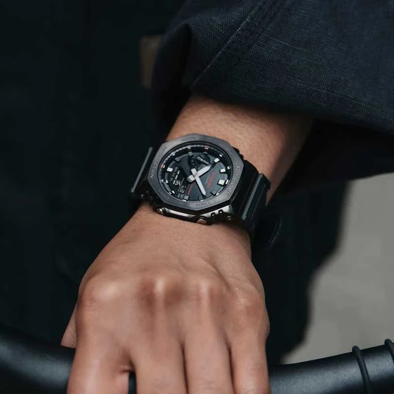Laikrodis „Casio G-SHOCK ORIGIN GM-2100CB-1AER“ su metalu