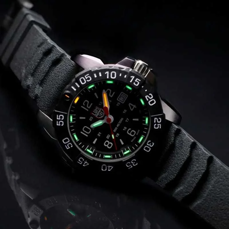 Laikrodis „Luminox Navy SEAL“ karinis nardymo kaklo papuošalas XS.3251.CB