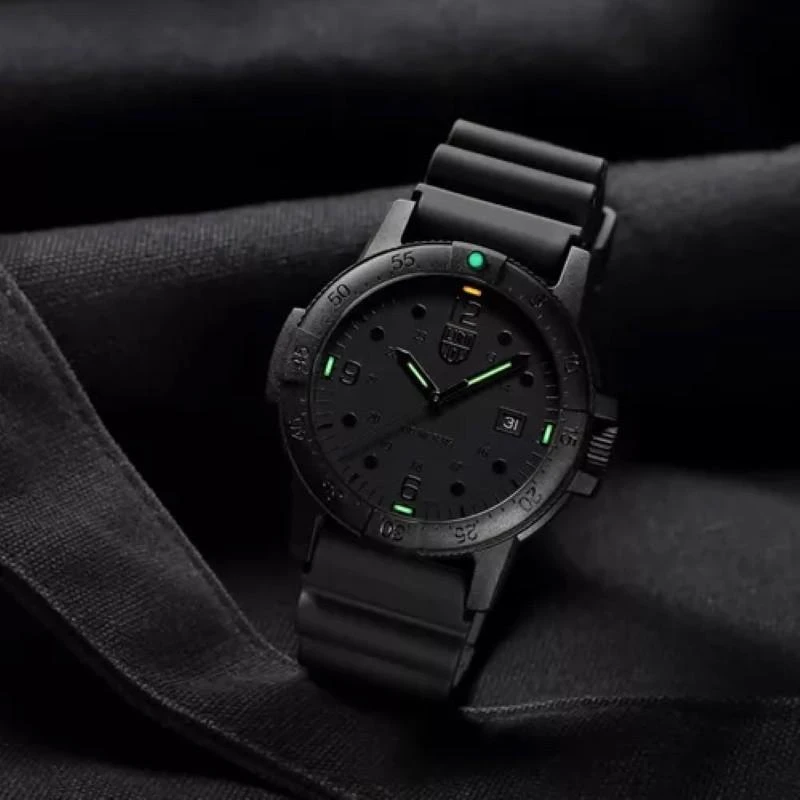 Laikrodis Luminox Sea Bass CARBONOX™ X2.2001.BO