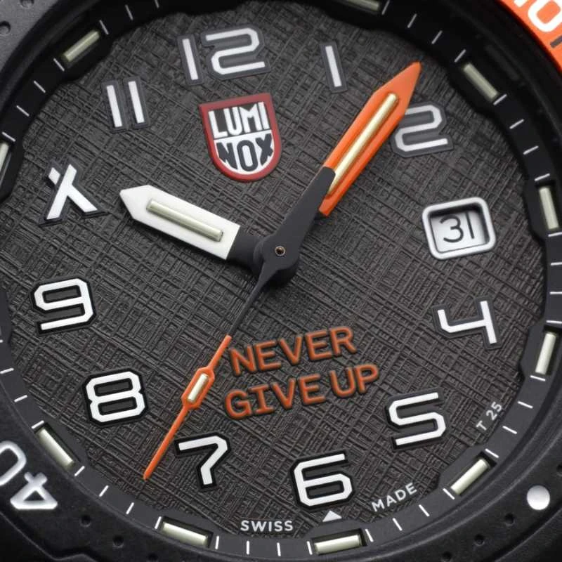 Laikrodis „Luminox Bear Grylls Survival SEA“ serija „Niekada nepasiduok“ XB.3729.NGU