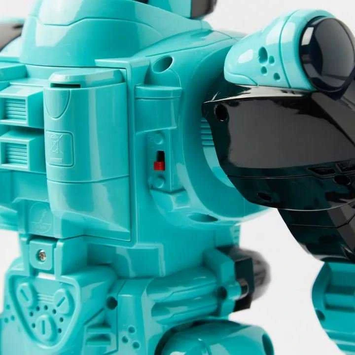 R/B valdomas robotas su šaudymo funkcija
