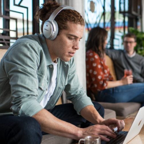 Bose QuietComfort 35 II belaidės ausinės (juodos) su mikrofonu | Varle.lt