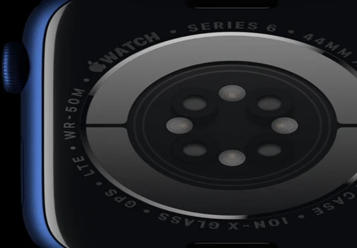 Išmanusis laikrodis Apple Watch Series 6, GPS, 44mm Mėlynos spalvos  aliuminio korpusas su mėlynu (Deep Navy) sportiniu dirželiu | Varle.lt
