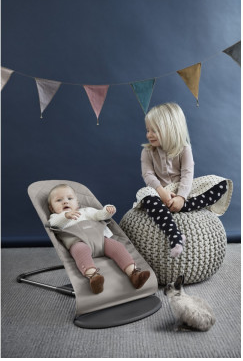 Baby Bjorn BABYBJÖRN gultukas Bliss Sand grey, 006017 aprašymas - Prekės nuotrauka