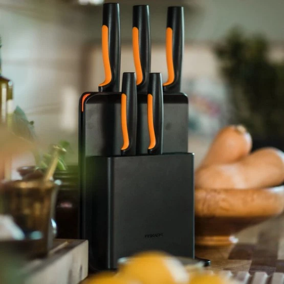 Fiskars Functional Form plastikinis peilių dėklas 5 peiliams aprašymas - Prekės nuotrauka