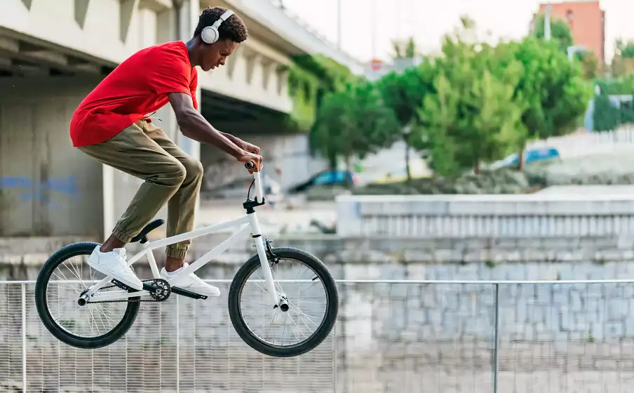Lengvos ir patogios belaidės Ausinės JBL Tune 510BT Pure Bass sound su mikrofonu, Juodos aprašymas - Prekės nuotrauka