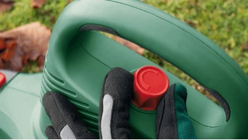 Lapų pūstuvas siurblys Bosch Universal GardenTidy 3000 aprašymas - Prekės nuotrauka