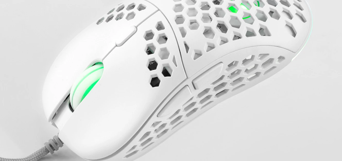 Itin lengva Žaidimų pelė eShark Naginata White, 60g, Pixart PMW3389 jutiklis, su RGB pašvietimu aprašymas - Prekės nuotrauka