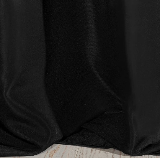 Naktinė užuolaida Eurofirany RITA iš lygaus audinio, 140X250 cm kilpos / ratukai, spalva: juoda aprašymas - Prekės nuotrauka