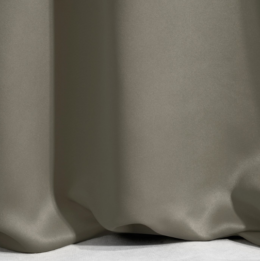 Eurofirany DESIGN 91 Naktinė užuolaida iš lygaus užtemdančio audinio PARISA, 135X270 cm, juosta / tunelis / kabliukai, spalva: tamsi smėlio aprašymas - Prekės nuotrauka