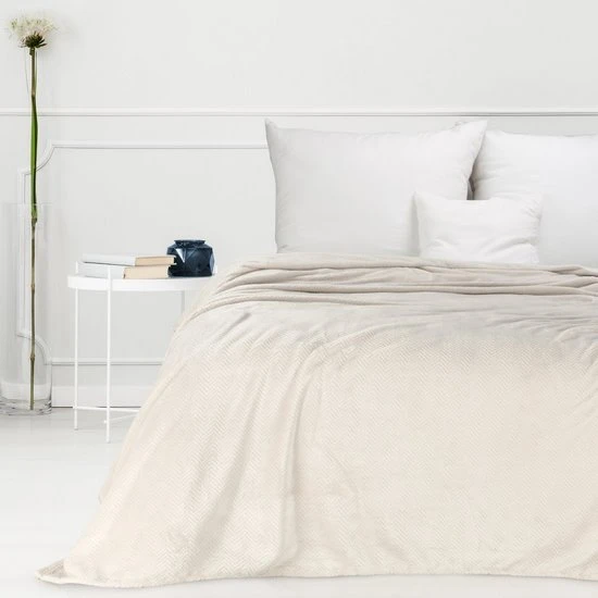 Eurofirany DESIGN 91 CINDY5 Minkštas ir švelnus pledas su įspaustu eglutės raštu, 170X210 cm, spalva: kreminė aprašymas - Prekės nuotrauka