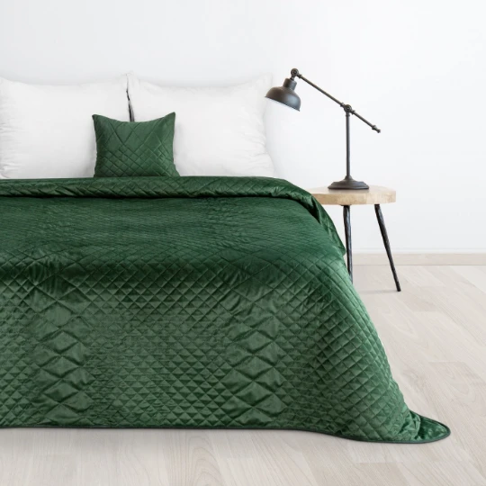 Eurofirany DESIGN 91 LUIZ / 3 Aksominė lovatiesė, dygsniuota karšto spaudimo būdu su geometriniu raštu, 220X240 cm, spalva: tamsi žalia Lovatiesė aprašymas - Prekės nuotrauka