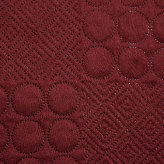 Eurofirany DESIGN 91 BONI / 5 Lovatiesė su karšto spaudimo technika įspaustu skiautinių motyvu, 170X210 cm, spalva: plytų Lovatiesė aprašymas - Prekės nuotrauka