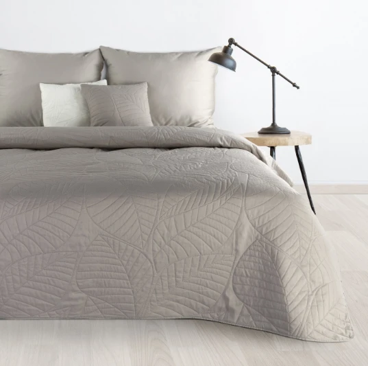 Eurofirany DESIGN 91 BONI / 6 Lovatiesė, dygsniuota karšto spaudimo būdu su lapų raštu, 170X210 cm, spalva: sidabrinė Lovatiesė aprašymas - Prekės nuotrauka