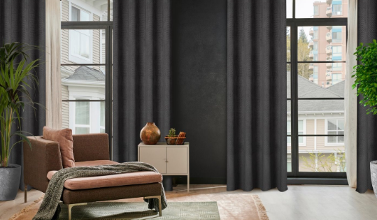 Eurofirany ELIZA Minkšto aksomo naktinė užuolaida su smulkiu raštu, 140X250 cm, kilpos / žiedai, spalva: juoda aprašymas - Prekės nuotrauka