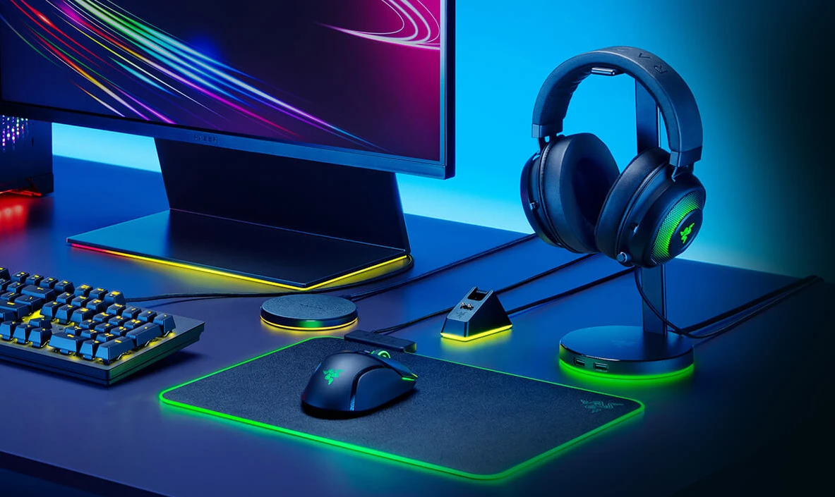 Ausinių stovas Razer Base Station V2 Chroma Quartz Edition, Rožinis aprašymas - Prekės nuotrauka