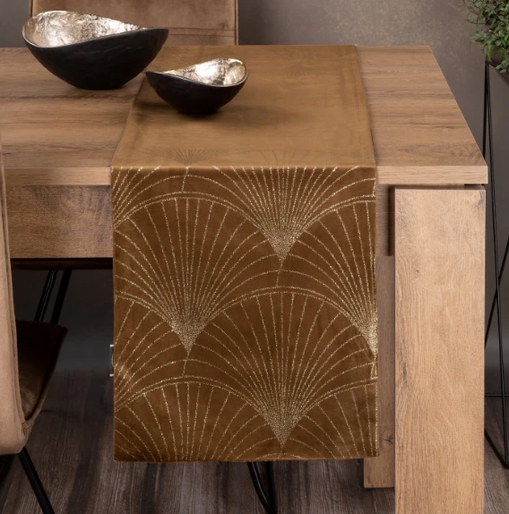 Eurofirany BLINK / 14 Aksominis stalo takelis su su dideliu art deco stiliaus vėduoklės raštu, 35X140 cm, spalva: ruda aprašymas - Prekės nuotrauka