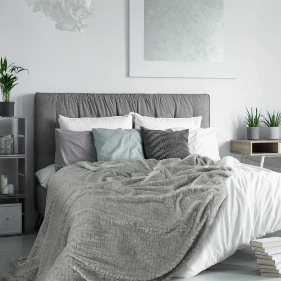 Eurofirany DESIGN 91 CINDY Minkštas ir švelnus pledas su įspaustu raštu, 170X210 cm, spalva: plieno aprašymas - Prekės nuotrauka
