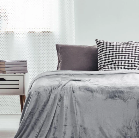 DecoKing Pilka antklodė MIC SIL 150 x 200 cm aprašymas - Prekės nuotrauka