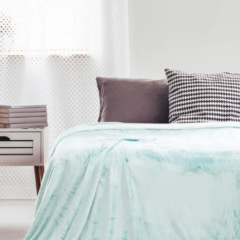 Mėlyna antklodė DecoKing MIC BabyBlue 220x240 aprašymas - Prekės nuotrauka