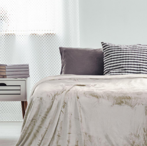 DecoKing Kreminės spalvos antklodė MIC 220×240 cm aprašymas - Prekės nuotrauka