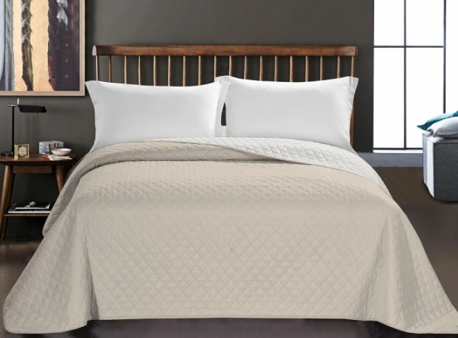 DecoKing Lovatiesė 220 × 240 cm, smėlio ir balta aprašymas - Prekės nuotrauka