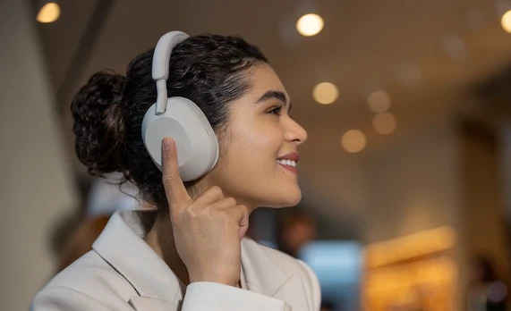 Belaidės ausinės Sony WH-1000XM5 su triukšmo slopinimo technologija, Juodos aprašymas - Prekės nuotrauka
