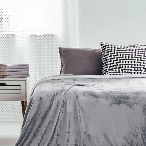 Pilka antklodė DecoKing MIC 200x220 aprašymas - Prekės nuotrauka