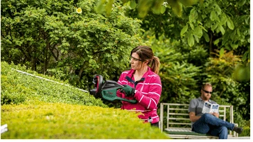 Bosch gyvatvorių žirklės Advanced HedgeCut 65 500 W aprašymas - Prekės nuotrauka Bosch gyvatvorių žirklės Advanced HedgeCut 65 500 W aprašymas - Prekės nuotrauka