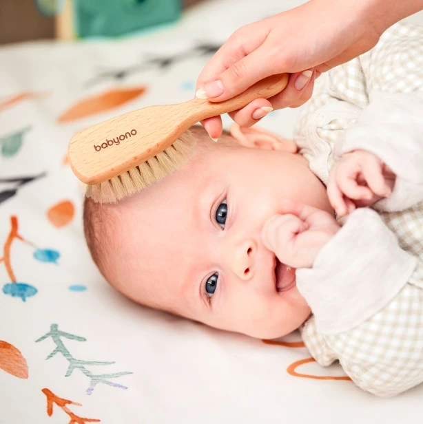 Baby Ono BabyOno natūralių šerių šepetys 799 aprašymas - Prekės nuotrauka