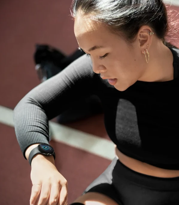 Išmanusis laikrodis Google Pixel Watch WiFi (41mm, 32 GB), Sidabrinės spalvos apvadas su pilkos spalvos silikoniniu dirželiu aprašymas - Prekės nuotrauka