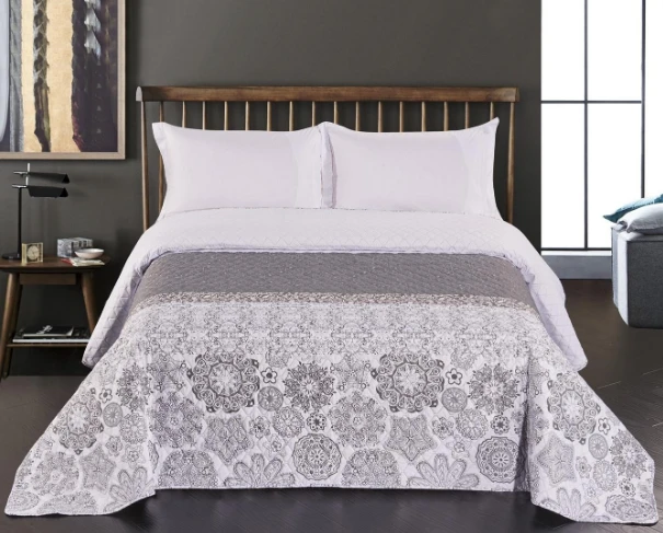 Dvipusė lovatiesė DecoKing ALHAMBRA 170x270 cm, pilkos/baltos spalvos aprašymas - Prekės nuotrauka