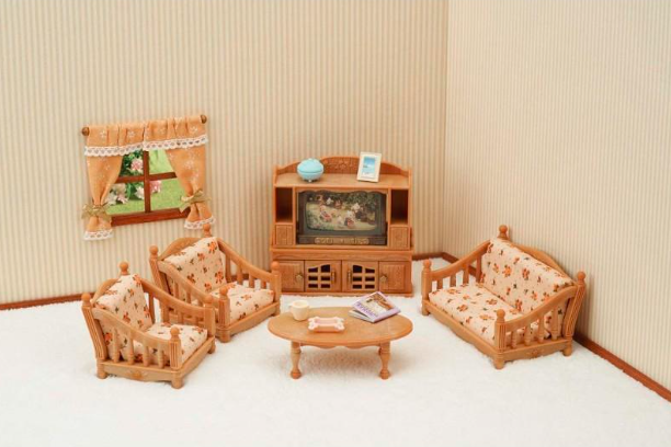 SYLVANIAN FAMILIES Svetainės baldai aprašymas - Prekės nuotrauka