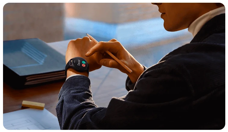 Išmanusis laikrodis Xiaomi Watch 2, Titano spalvos korpusas, su baltos spalvos odiniu dirželiu aprašymas - Prekės nuotrauka