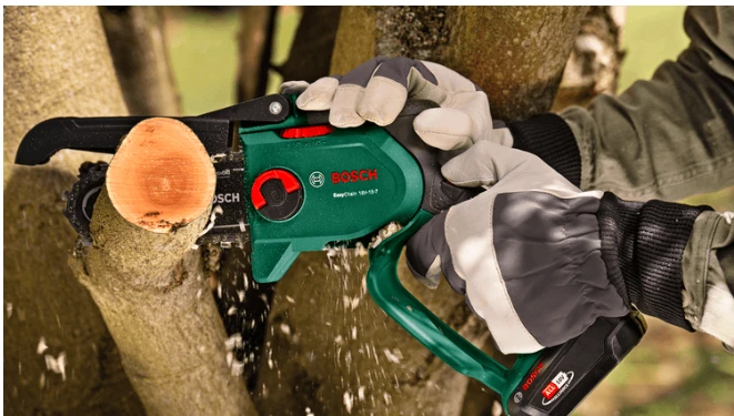 Bosch Akumuliatorinis grandininis pjūklas EasyChain 18V-15-7 pilnas komplektas (06008B8900) aprašymas - Prekės nuotrauka