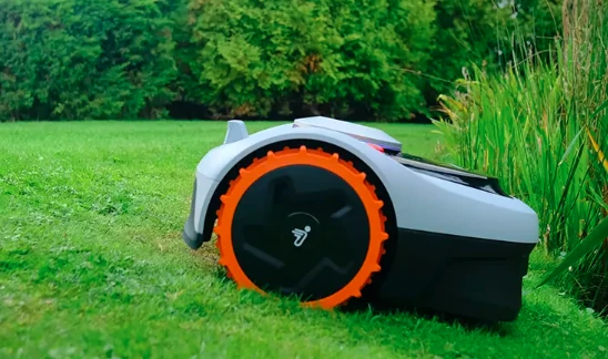 Vejos robotas Segway Navimow i108E aprašymas - Prekės nuotrauka Vejos robotas Segway Navimow i108E aprašymas - Prekės nuotrauka