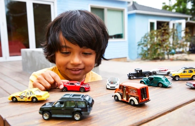 Mattel Matchbox automodeliukai su judančiomis detalėmis aprašymas - Prekės nuotrauka