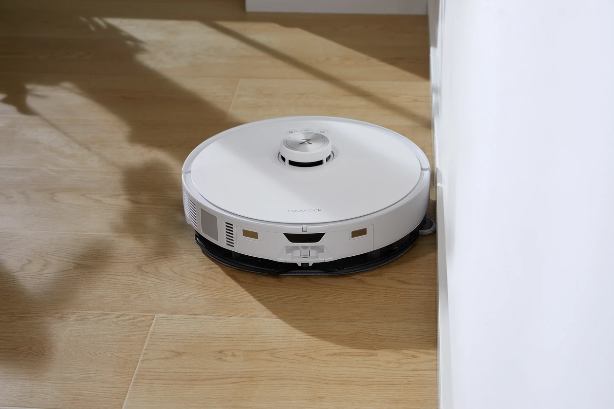 Roborock S8 MaxV Ultra dulkių siurblys - robotas su pajungimu prie vandentiekio ir kanalizacijos, Baltos spalvos aprašymas - Prekės nuotrauka