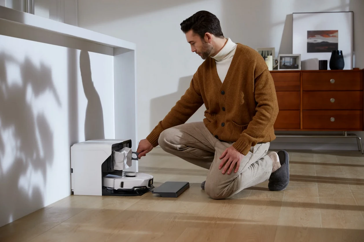 Roborock S8 MaxV Ultra dulkių siurblys - robotas su pajungimu prie vandentiekio ir kanalizacijos, Baltos spalvos aprašymas - Prekės nuotrauka