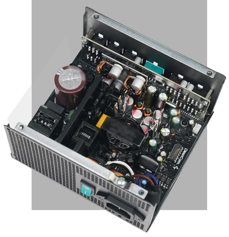 Maitinimo blokas Deepcool PN750M, 750 W, 80 Plus Gold aprašymas - Prekės nuotrauka
