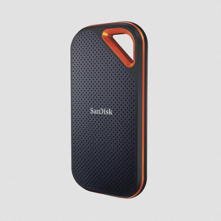 Išorinis kietasis diskas SanDisk Extreme PRO Portable SSD, 4TB, Rašymo greitis 2000 MBytes/sec, Skaitymo greitis 2000 MBytes/sec, SDSSDE81-4T00-G25 aprašymas - Prekės nuotrauka