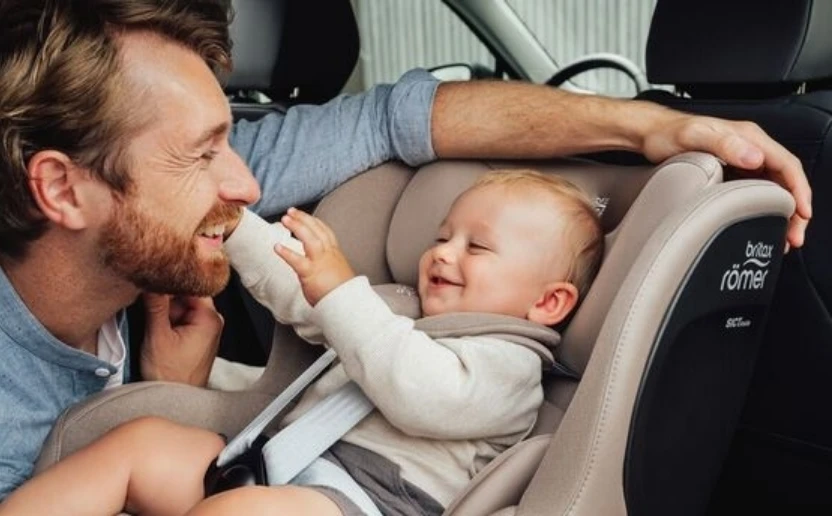 Britax Römer automobilio kėdutė DUALFIX PRO M, LUX, 61-105 cm, spalva: Ruda aprašymas - Prekės nuotrauka