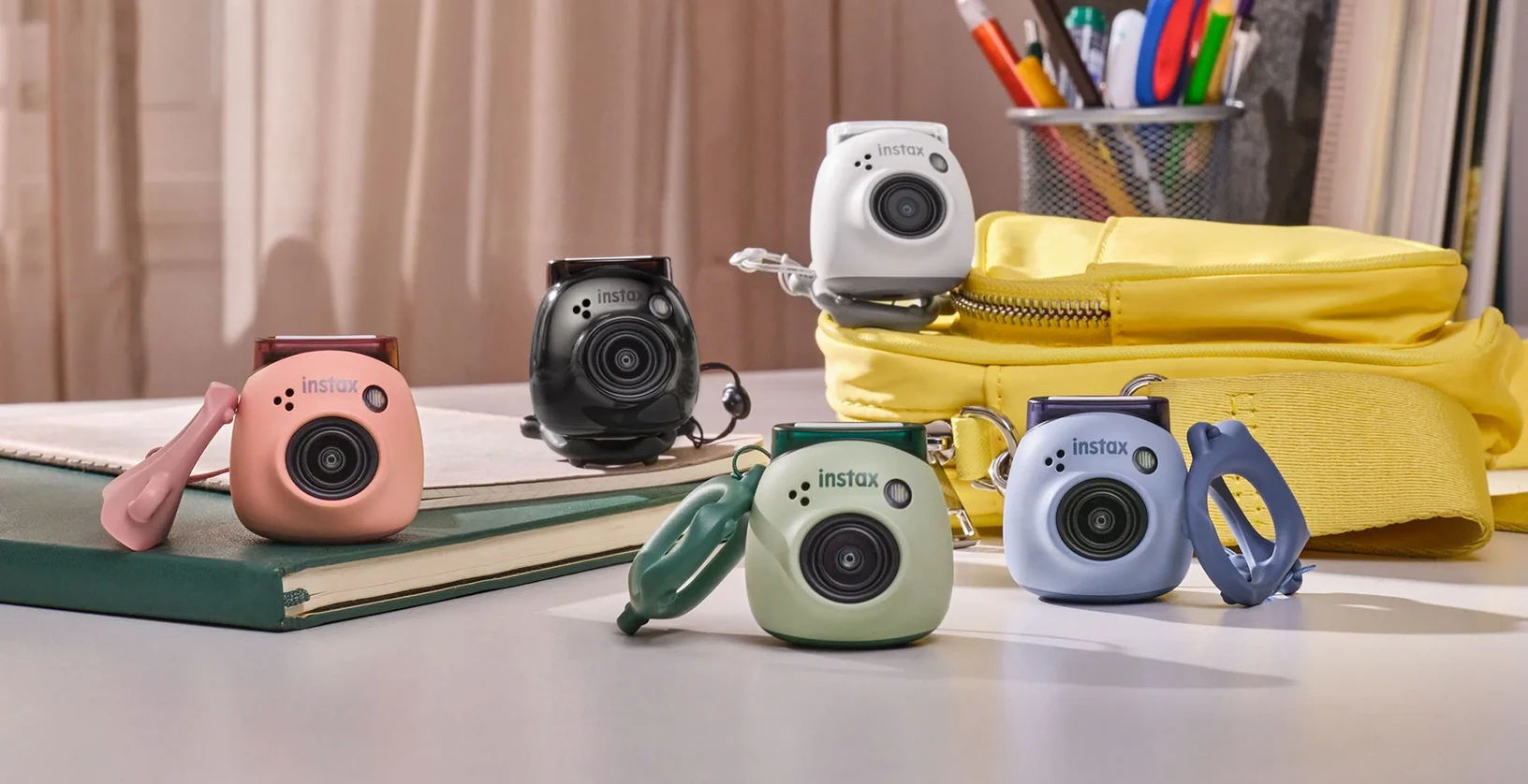 Fotoaparatas Fujifilm INSTAX Pal Levander Blue (Mėlynos) spalvos aprašymas - Prekės nuotrauka