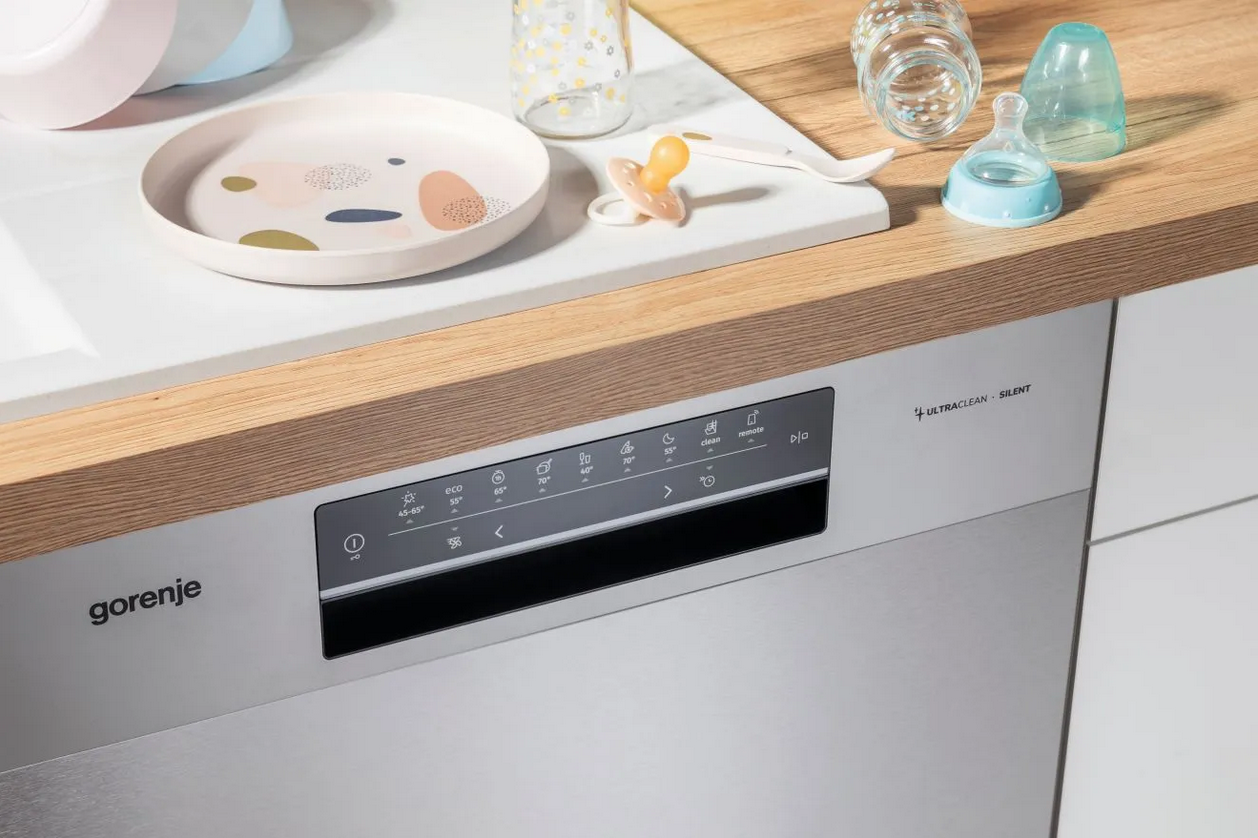 Indaplovė Gorenje GS643E90W | Pastatoma | Plotis 59.9 cm | 6 programos | E klasė| Ekranas | AquaStop funkcija | Balta aprašymas - Prekės nuotrauka