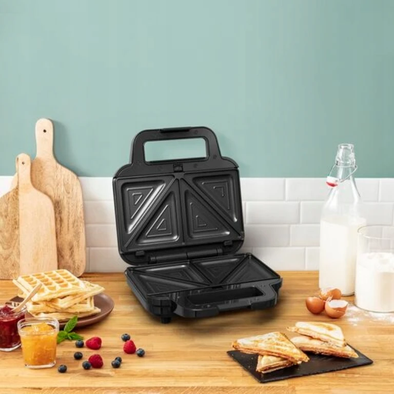 Sumuštinių keptuvas - vaflinė Tefal SW383D10, 700 W aprašymas - Prekės nuotrauka
