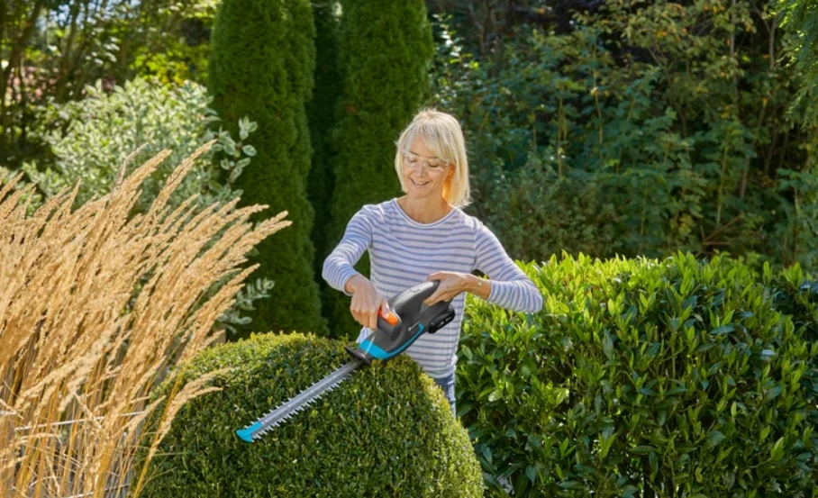 Akumuliatorinis gyvatvorių žirklių Gardena EasyCut 40/18V P4A rinkinys aprašymas - Prekės nuotrauka