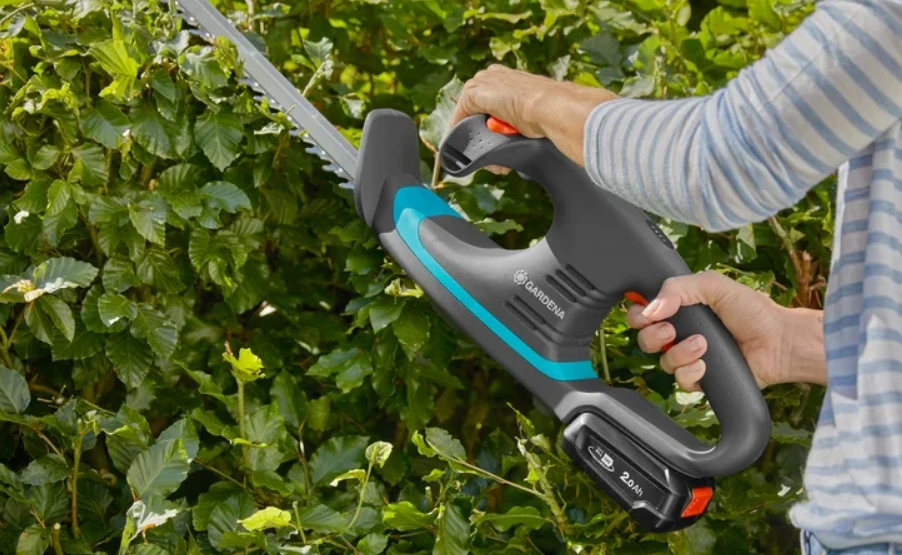 Akumuliatorinis gyvatvorių žirklių Gardena EasyCut 40/18V P4A rinkinys aprašymas - Prekės nuotrauka