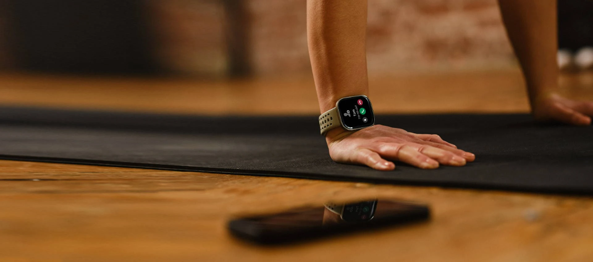 Išmanusis laikrodis Amazfit Bip 6, Sidabrinės spalvos su anglies spalvos dirželiu aprašymas - Prekės nuotrauka